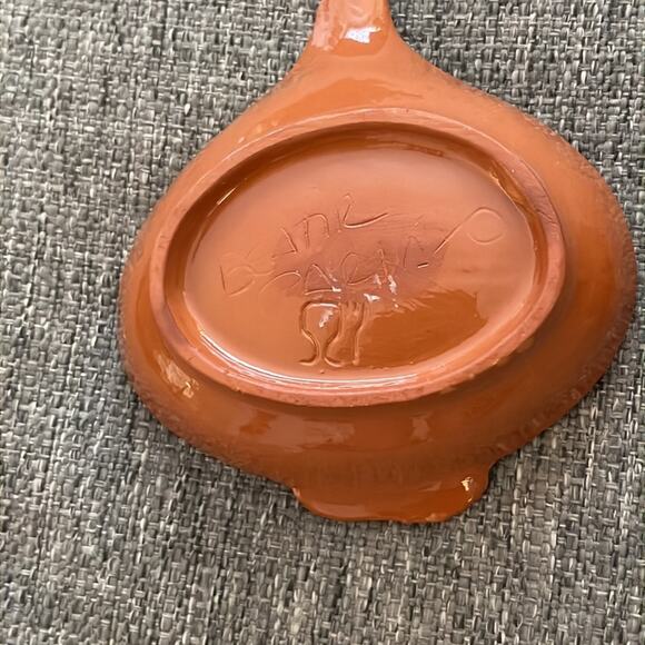 2 handmade and signed ceramic onions hand painted dip bowls - Picture 4 of 9